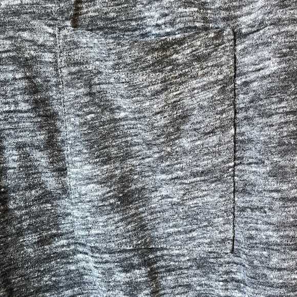 🏷️ 2/$20 Club Monaco Grey Marled Drop Shoulder T-shirt - Picture 8 of 9